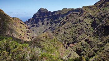 Blick auf den Roque Dos Hermanos während Wanderung