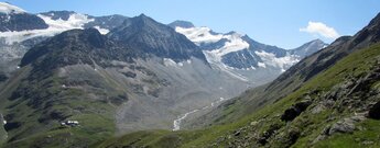 Taschachhaus mit der Hochvernagtspitze und dem Sexegertenbach im Pitztal