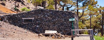 die Schutzhütte Punta de los Roques am Höhenwanderweg Caldera de Taburiente auf La Palma
