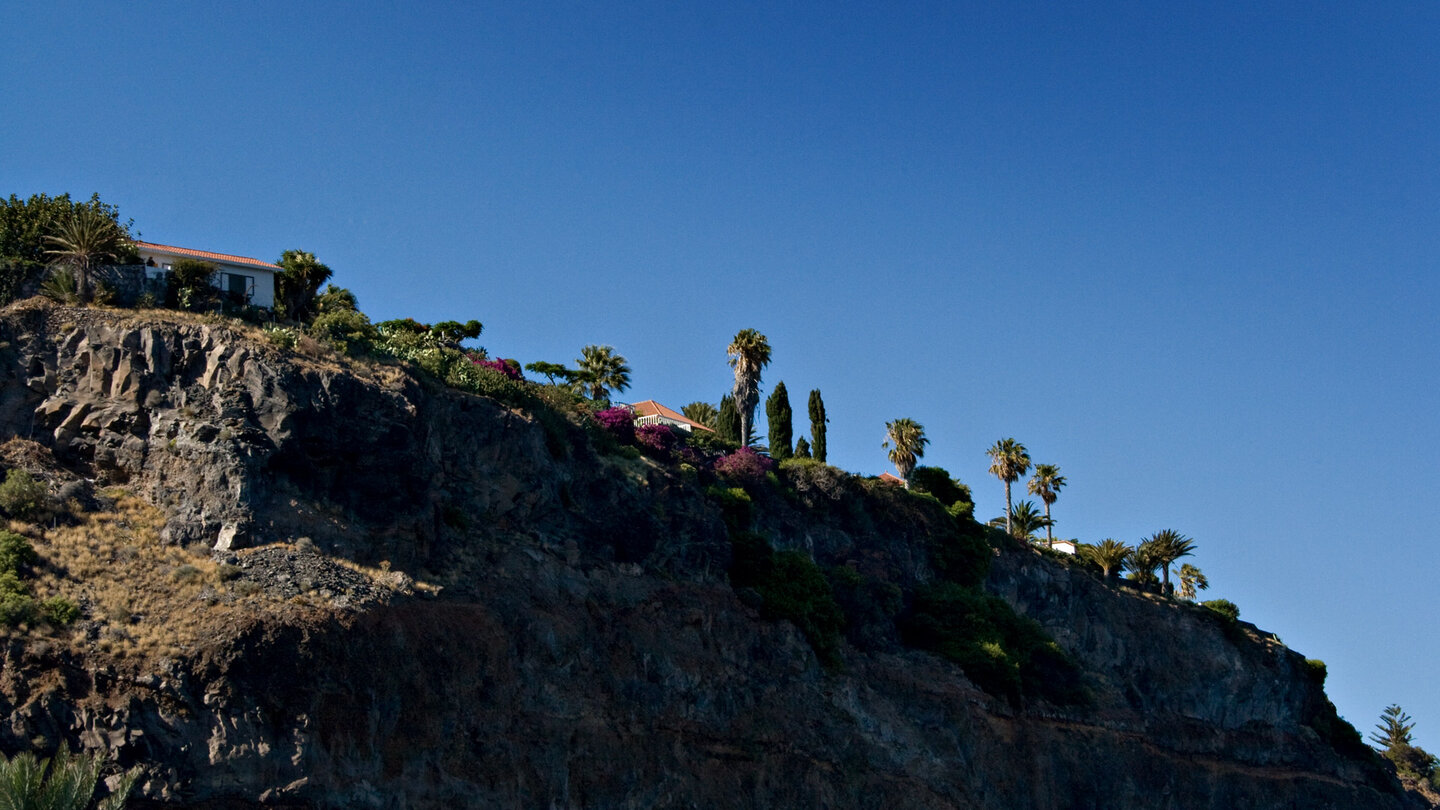 Häuser mit Seeblick oberhalb der Playa de la Cueva in San Sebastián de la Gomera