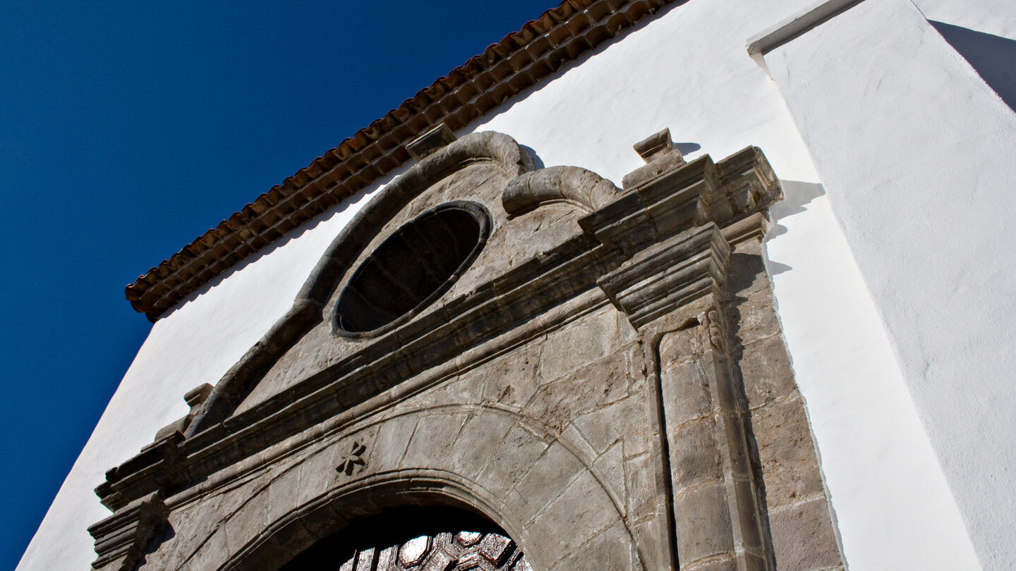 Eingangsportal an der Iglesia De La Asunción in San Sebastián de la Gomera