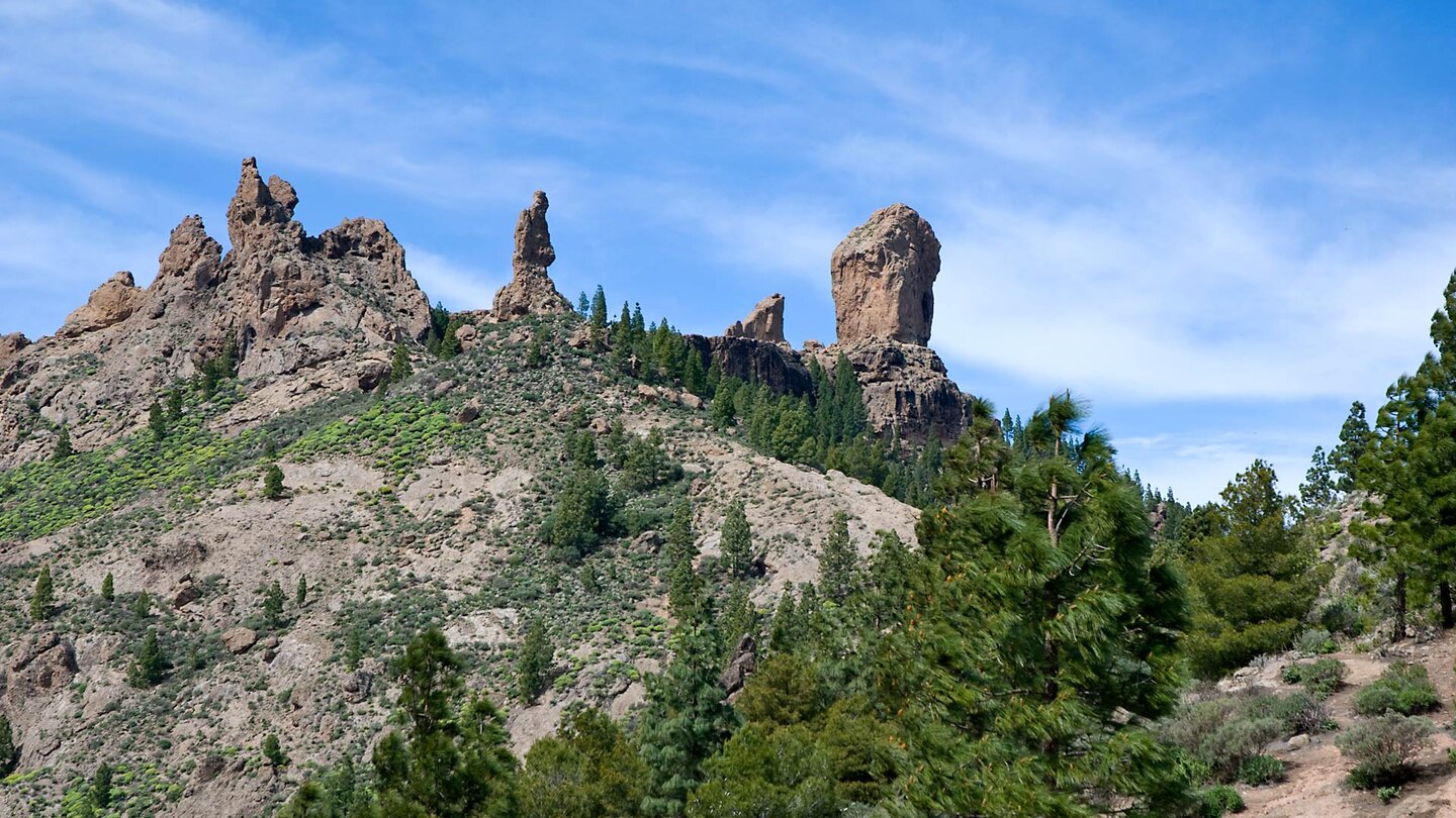 Aussicht des Wanderweges zur Felsformation El Fraile und zum Roque Nublo