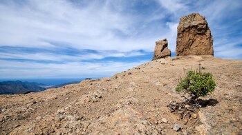 Roque Nublo auf Gran Canaria mit Aussicht zum Atlantik