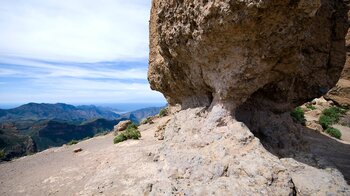 von Erosion gezeichneter Felsen am Roque Nublo auf Gran Canaria