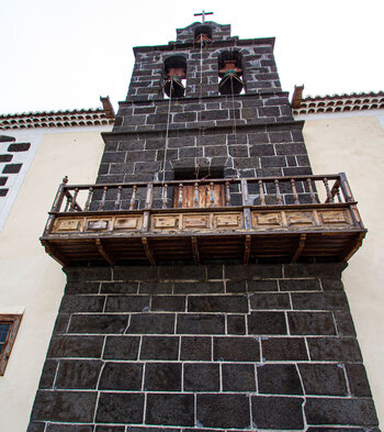 Kirchturm der Iglesia de San Juan Bautista in San Juan De Puntallana
