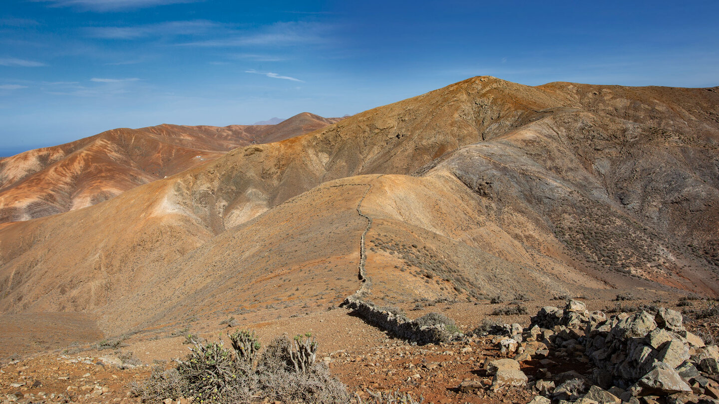 Blick vom Berggrat Filo de la Galga zum Atalaya