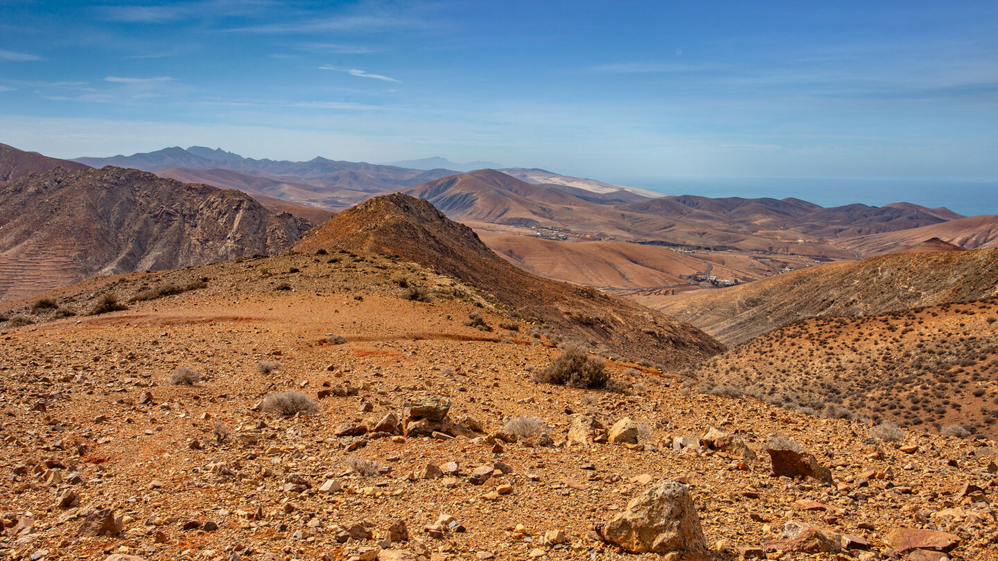 Blick über den Pico de Aguililla bis zum Jandía-Gebirge