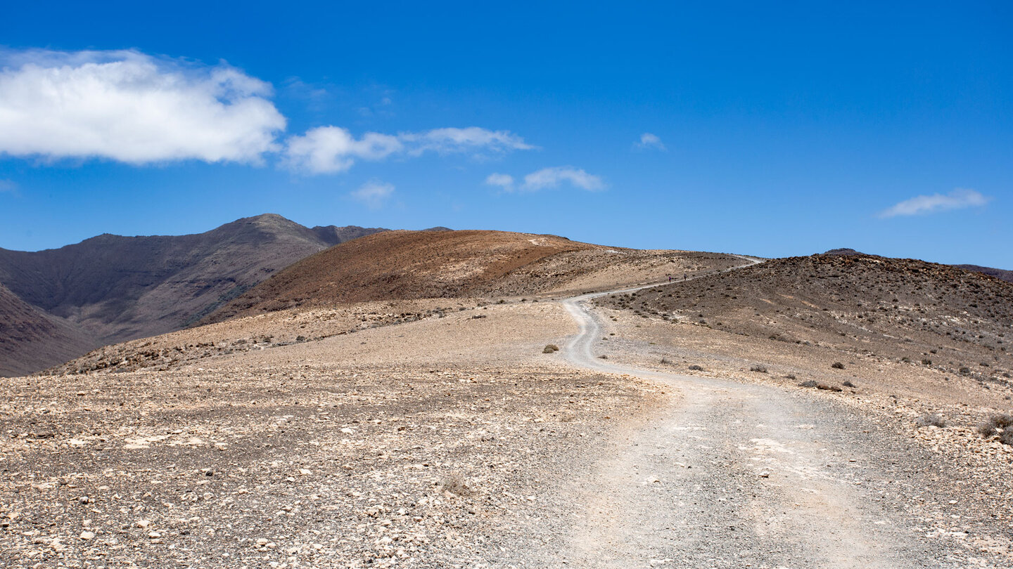 Wanderweg über den Bergrücken zum Pico de la Zarza