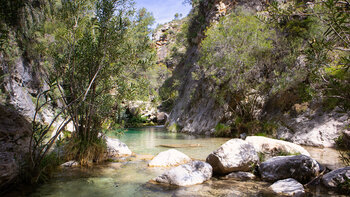 Wandern im Flussbett des Rio Verde