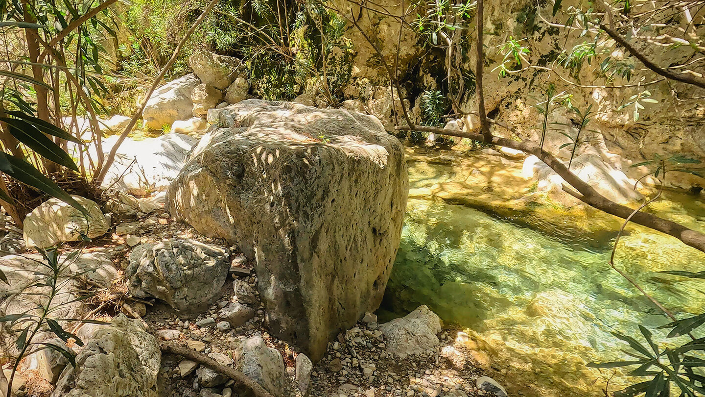 Wasserbecken an der Wanderung am Flussbett des Rio Verde Wasserbecken an der Wanderung am Flussbett des Rio Verde