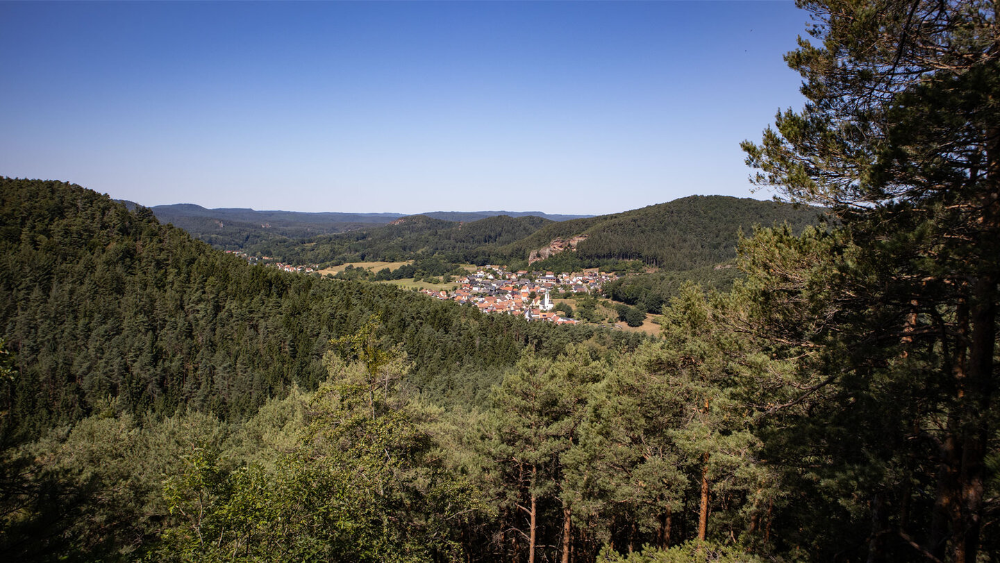 Panorama vom Hasentisch auf Schindhard mit Kapellenfelsen.