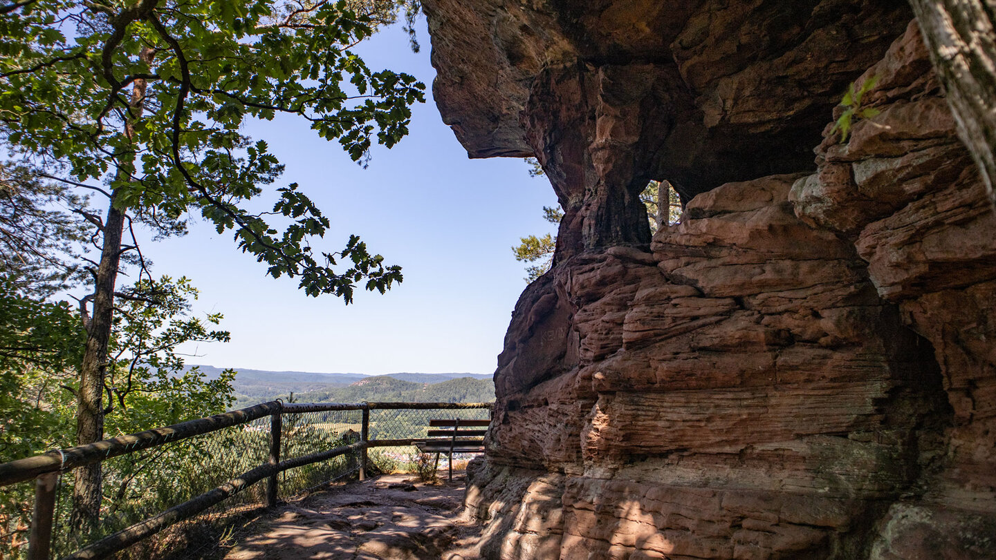 Aussichtspunkt am Eichelbergtürmchen (Hasentisch).