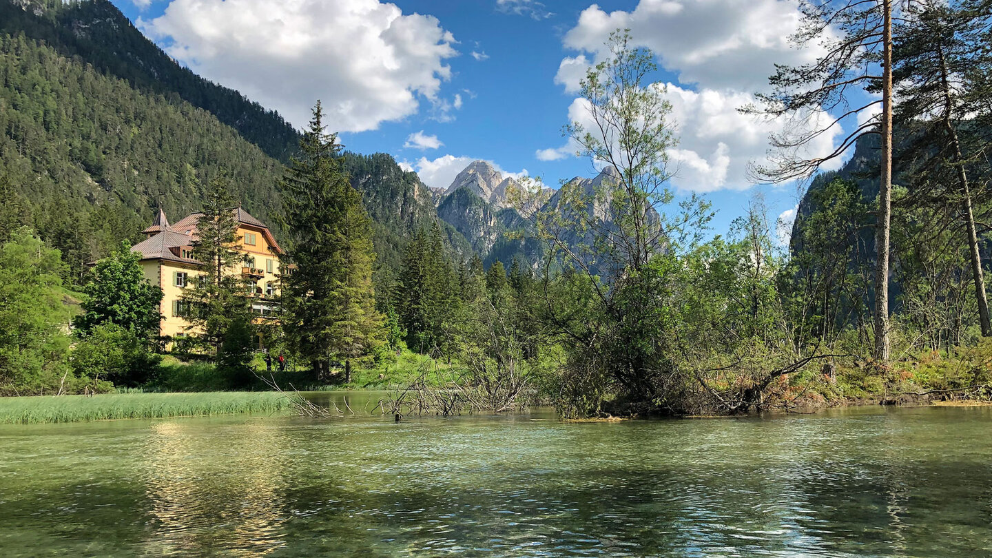 Hotel Bauer am Ufer des Toblacher Sees in Südtirol Hotel Bauer am Toblacher See