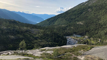 Blick vom Nykkjesøyfossen zum Utnefjord