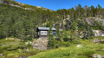 Häuschen an der Alm Nykkjesøy