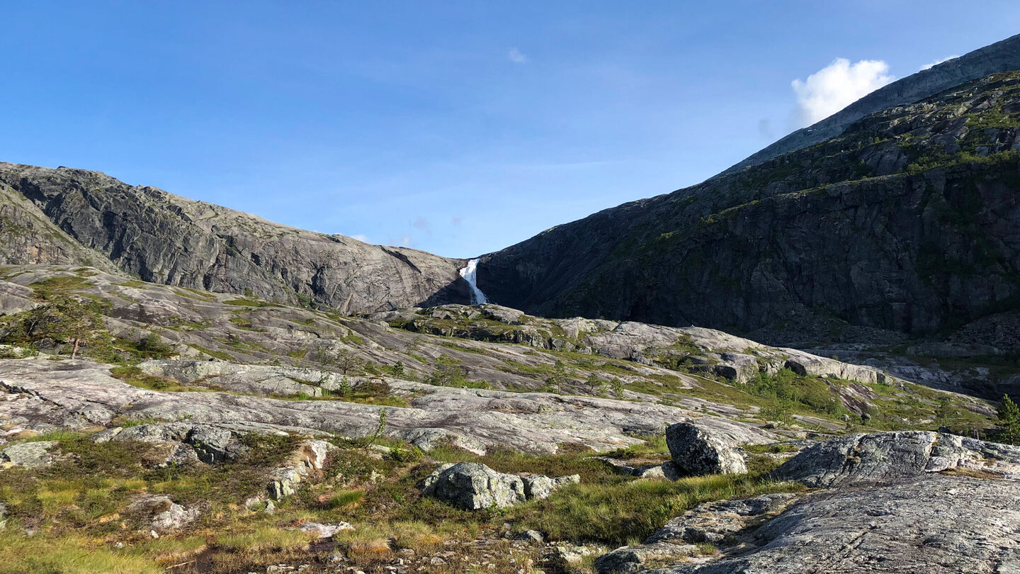 Weg zum Nykkjesøyfossen