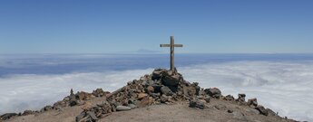 der Gipfel des Pico de la Nieve mit der Insel Teneriffa