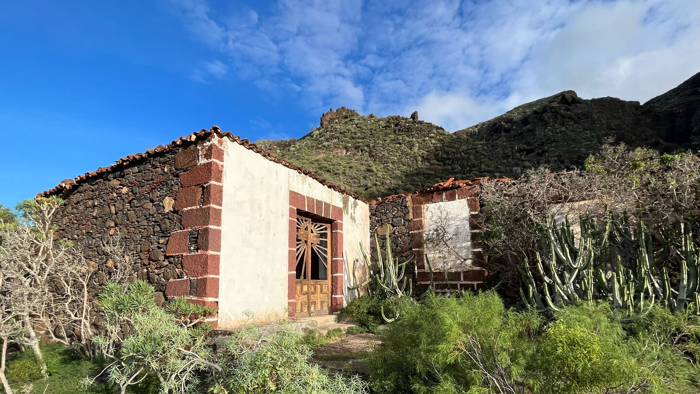 Ruine einer kleinen Kapelle am Eingang der Itobal-Schlucht