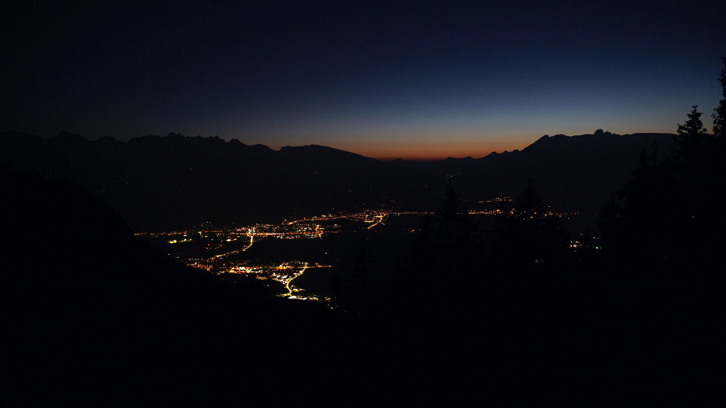 Blick von der Gafadurahütte auf das abendliche Rheintal Blick auf das abendliche Rheintal