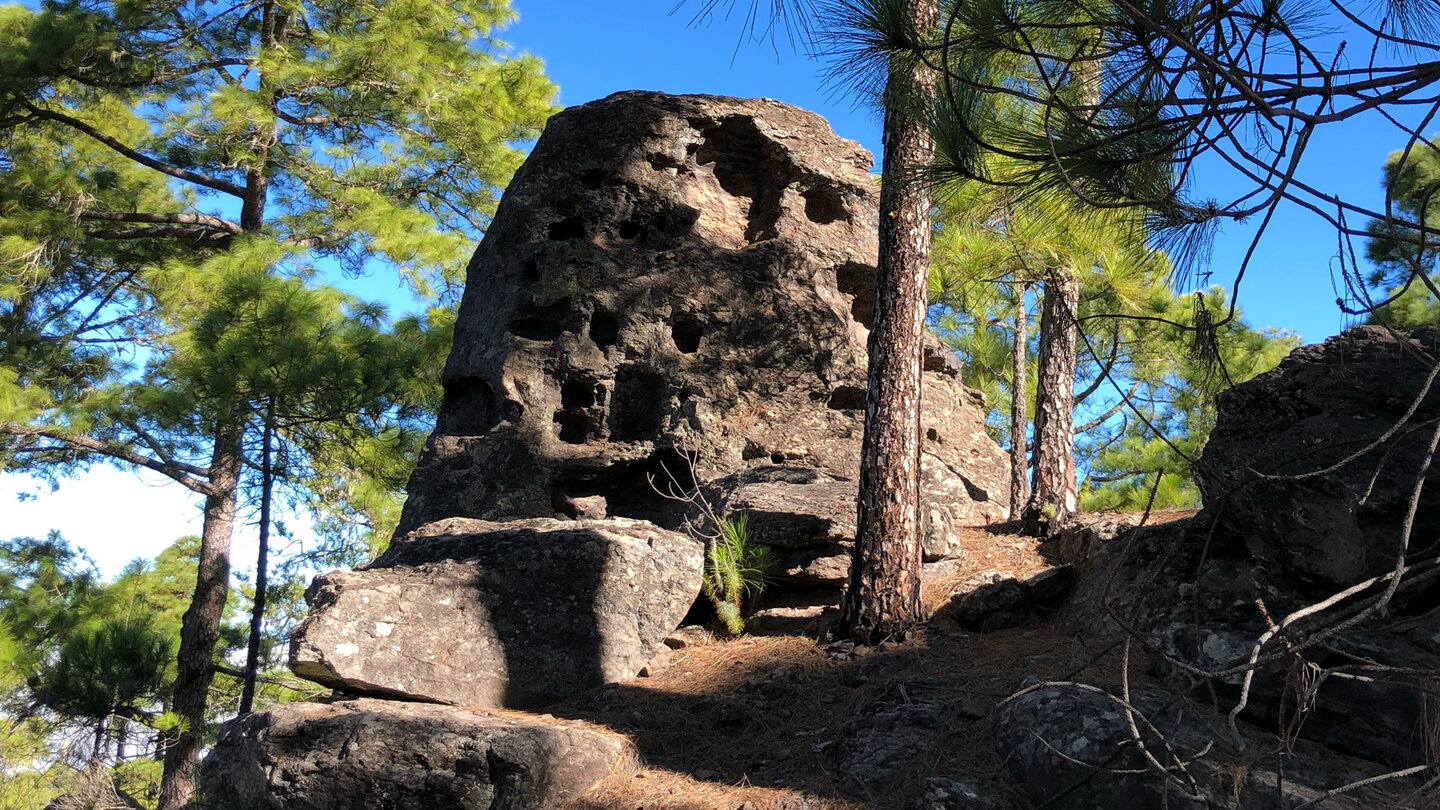 erodiertes Gestein am Wanderweg durch den Naturpark Tamadaba