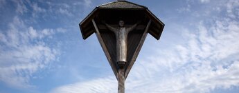 Ibacher Friedenskreuz auf rund 930 Metern über dem Ibacher Hochtal