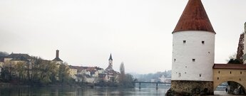 der Schaiblingsturm in Passau am Inn Blick auf den Schaiblingsturm