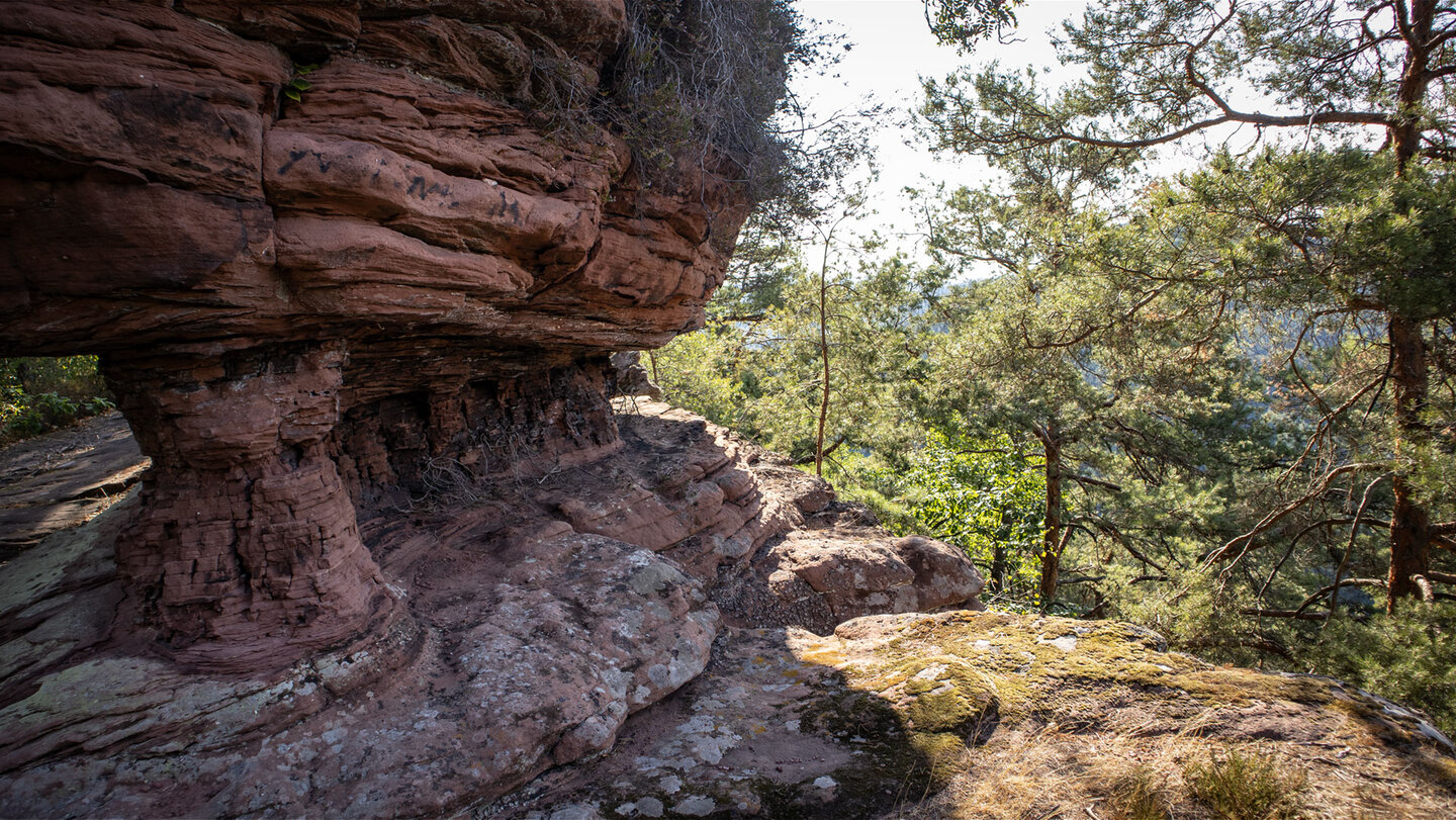Buntsandsteintürmchen am Nesselberg-Felsenriff