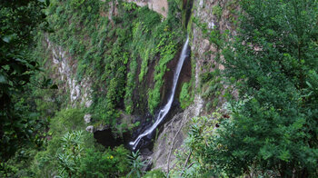 Blick auf den Wasserfall El Chorro del Cedro