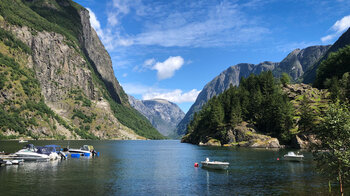 Blick von Gudvangen über den Nærøyfjord