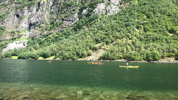 Kajaksport auf dem Nærøyfjord