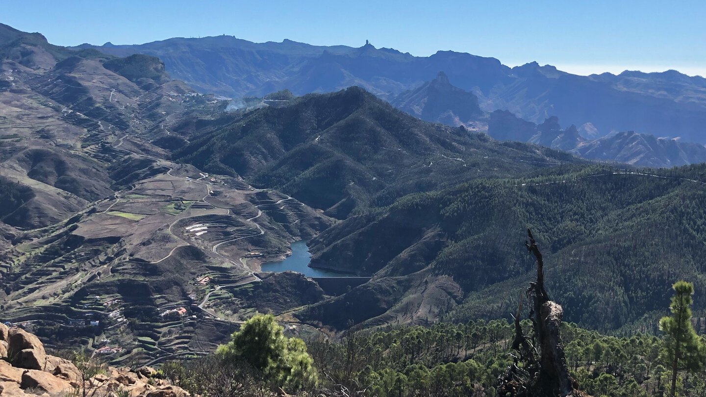 spektakulärer Ausblick vom Naturpark Tamadaba bis zum Roque Nublo Ausblick vom Naturpark Tamadaba bis zum Roque Nublo