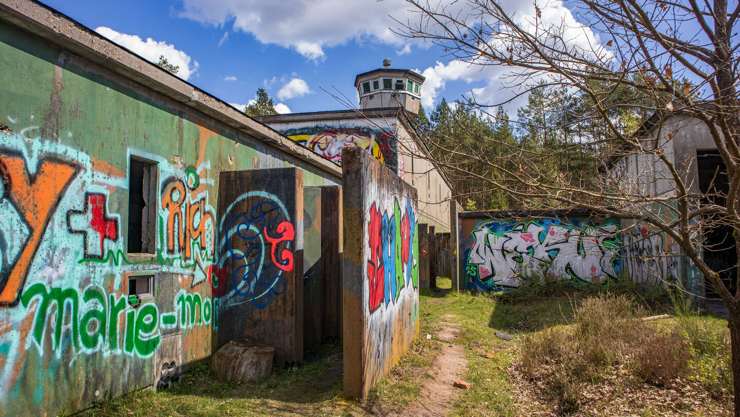 Wachgebäude und Wachturm – Ruinen mit Geschichte