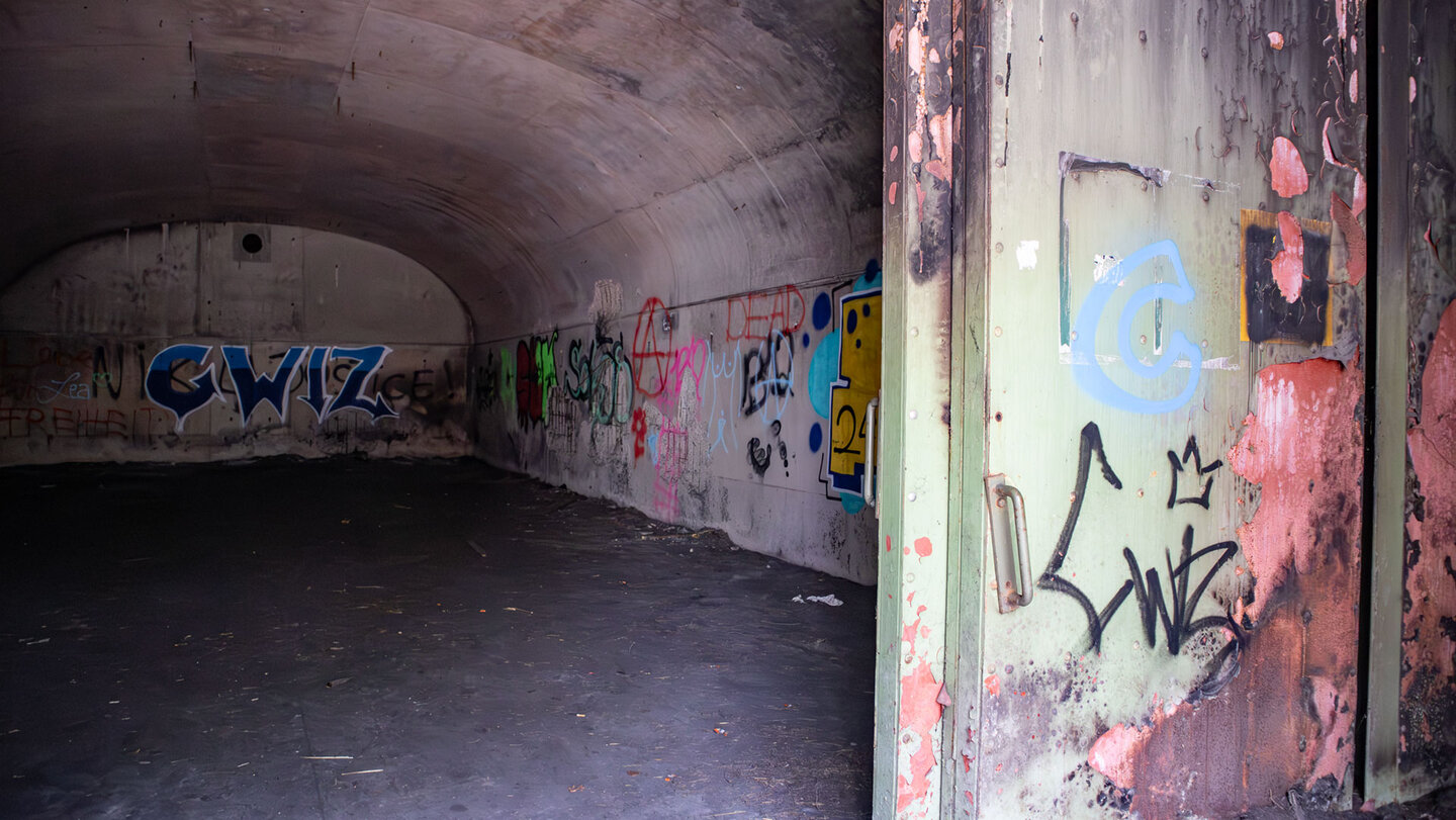 Blick in einen ehemaligen Munitionsbunker der Area One