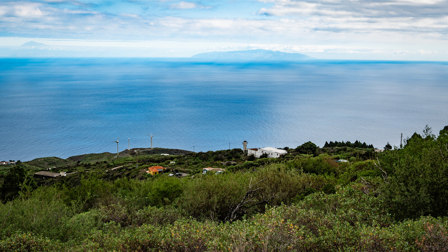 die Nachbarinseln La Gomera und Teneriffa vom GR 130 auf La Palma