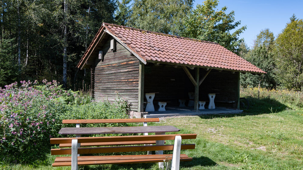 Weithäusleplatz ein Drehkreuz für Wanderwege Weithäusleplatz ein Drehkreuz für Wanderwege