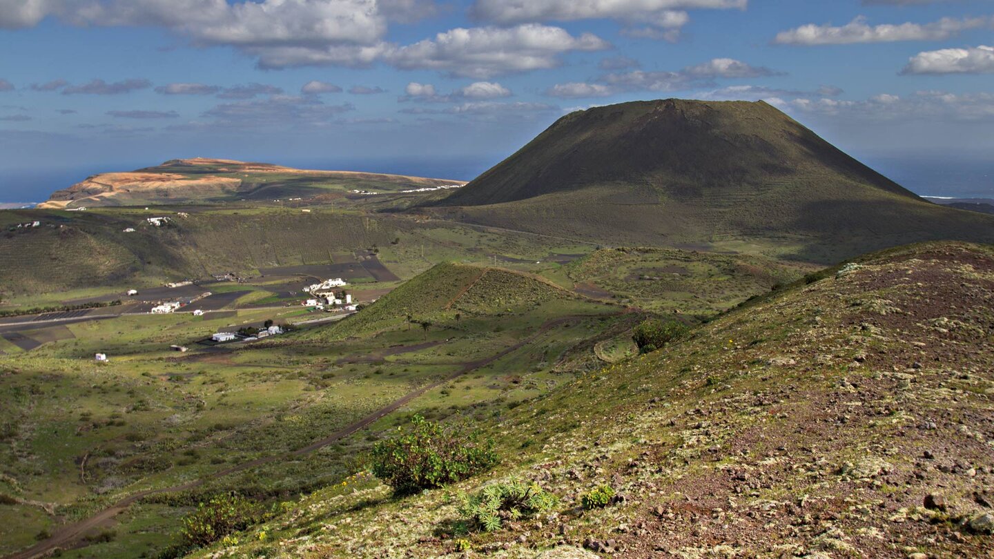 Blick auf den Monte Corona von den Los Helechos in der Gemeinde Haría