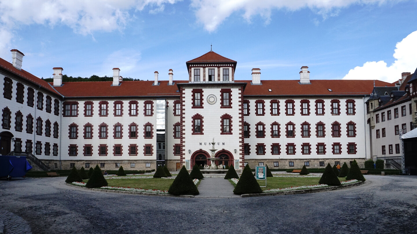 Schlosshof von Schloss Elisabethenburg