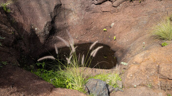 Wasserbecken in der Schlucht El Hoyo