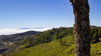 Blick vom Wanderweg zur Nachbarinsel La Palma