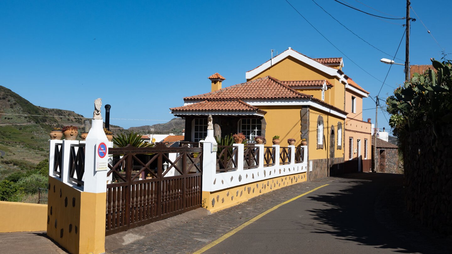 idyllische Dorfgasse in Las Portales im Teno-Gebirge