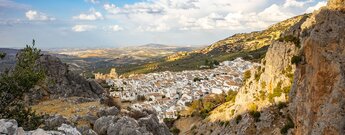 Zuheros liegt an der Schlucht des Río Bailón