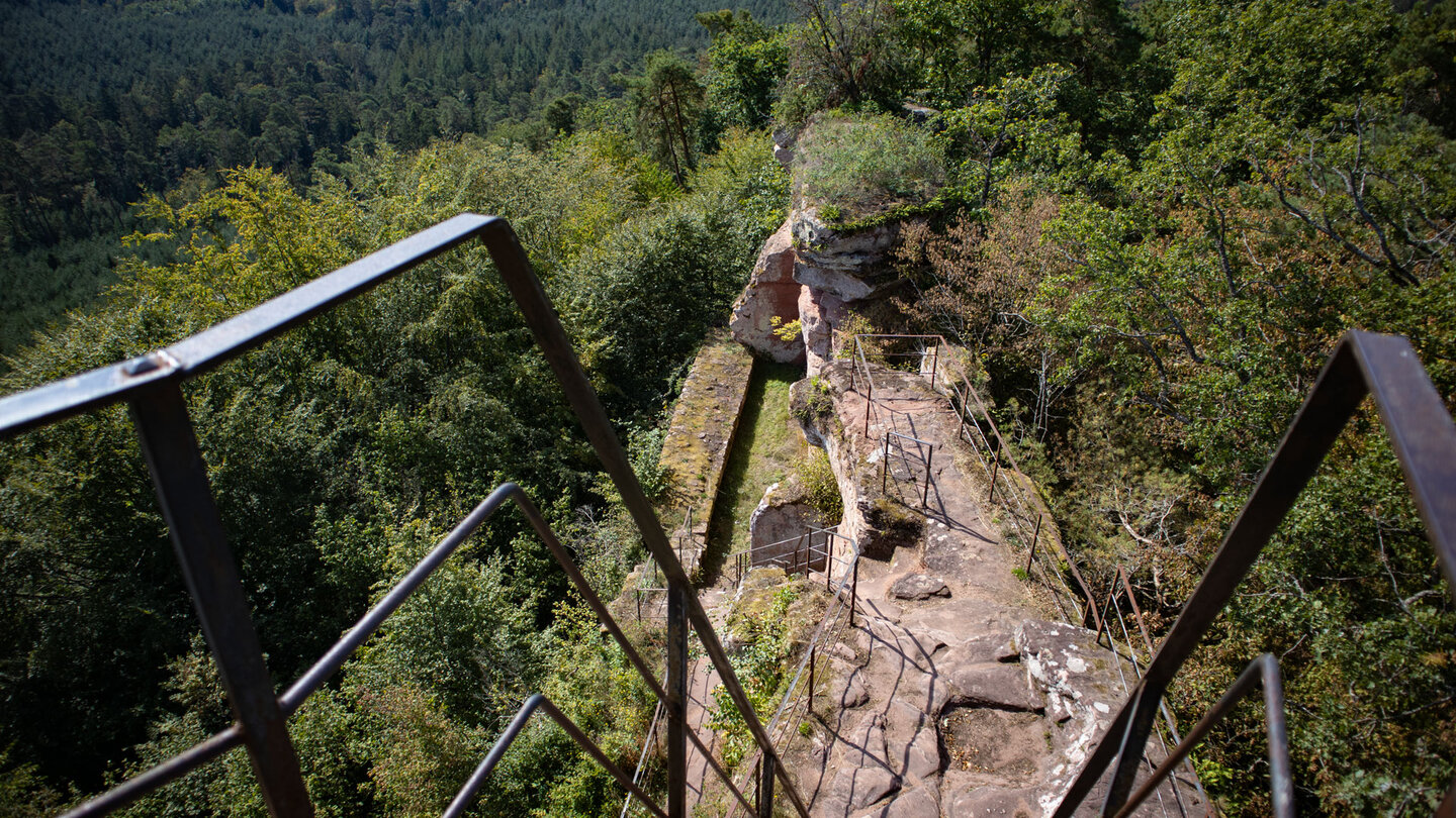 die Burganlage des Château de Lutzelhardt