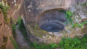 Zisterne der Burg Ramburg