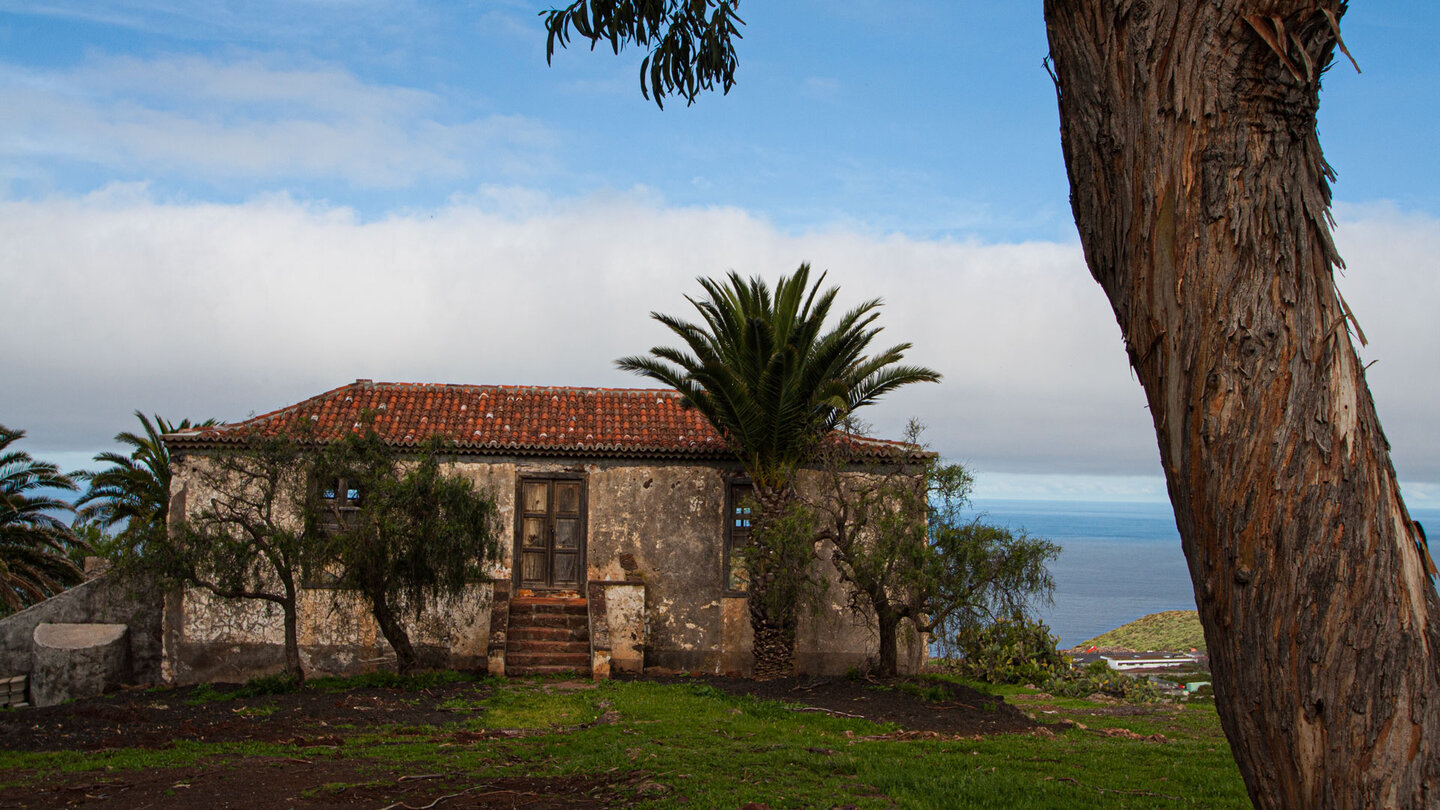 verfallene Finca gegenüber der Iglesia de San Mauro Abad in Puntagorda auf La Palma