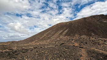 Vulkankegel des Montaña Bermeja auf Lanzarote