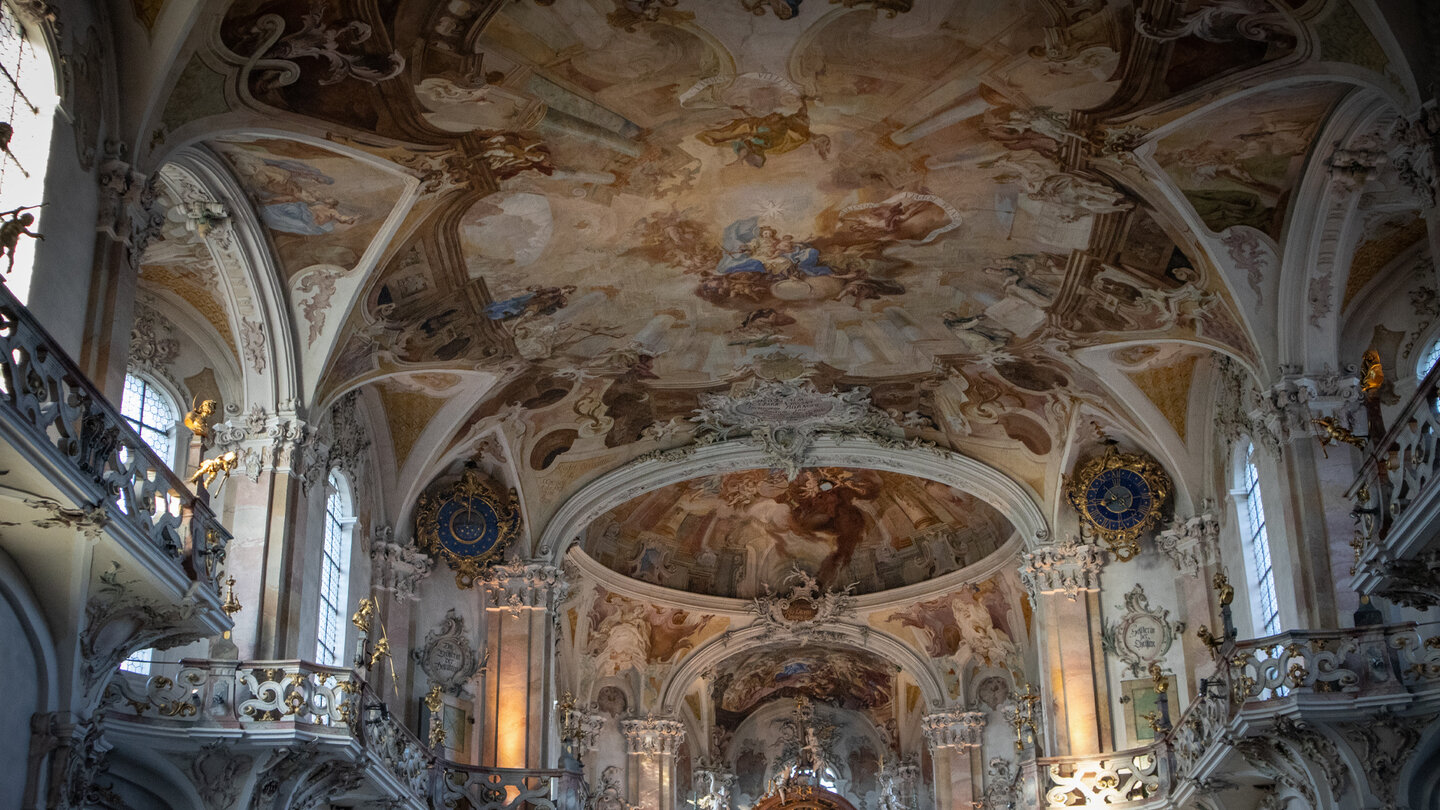 Fresken aus der Zeit des Rokoko in der Wallfahrtskirche Birnau am Bodensee Fresken aus der Zeit des Rokoko in der Wallfahrtskirche Birnau