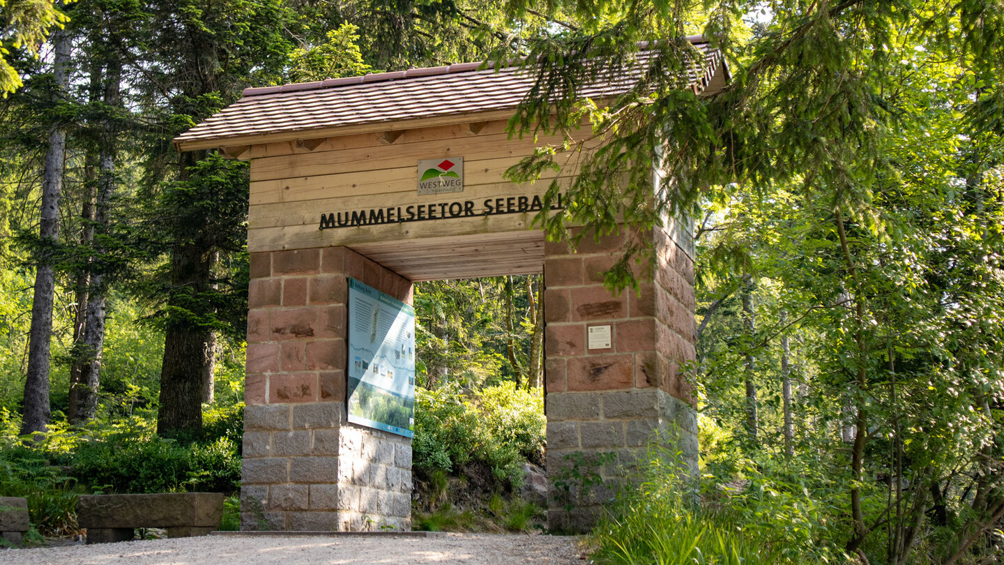 das Mummelseetor der Gemeinde Seebach im Schwarzwald