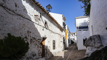 Gassen in Zuheros einem der weißen Dörfer Andalusiens