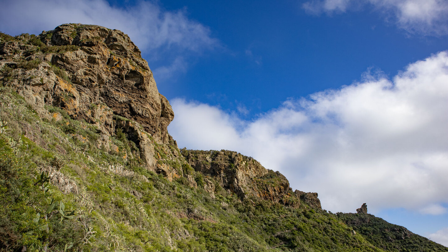 die Bergkette oberhalb Chamorga mit dem freistehenden Roque de Pilón