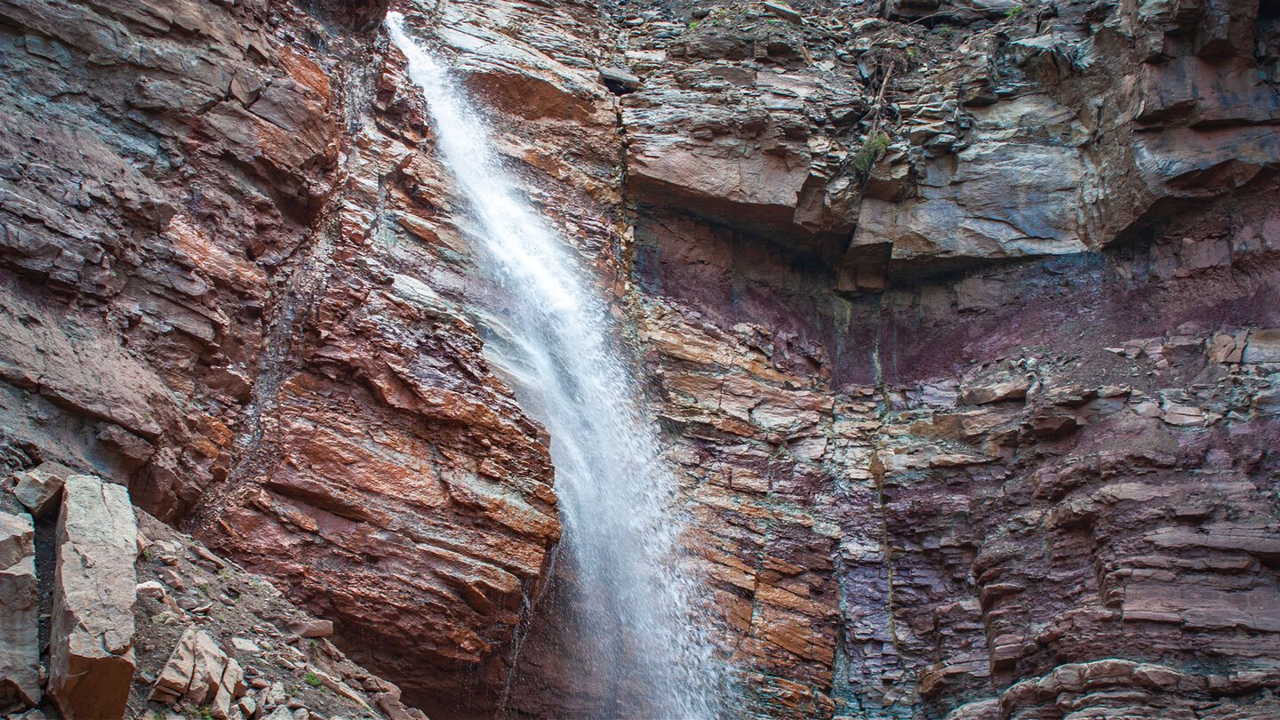der Wasserfall am Butterloch in der Bletterbachschlucht Wasserfall am Butterloch in der Bletterbachschlucht